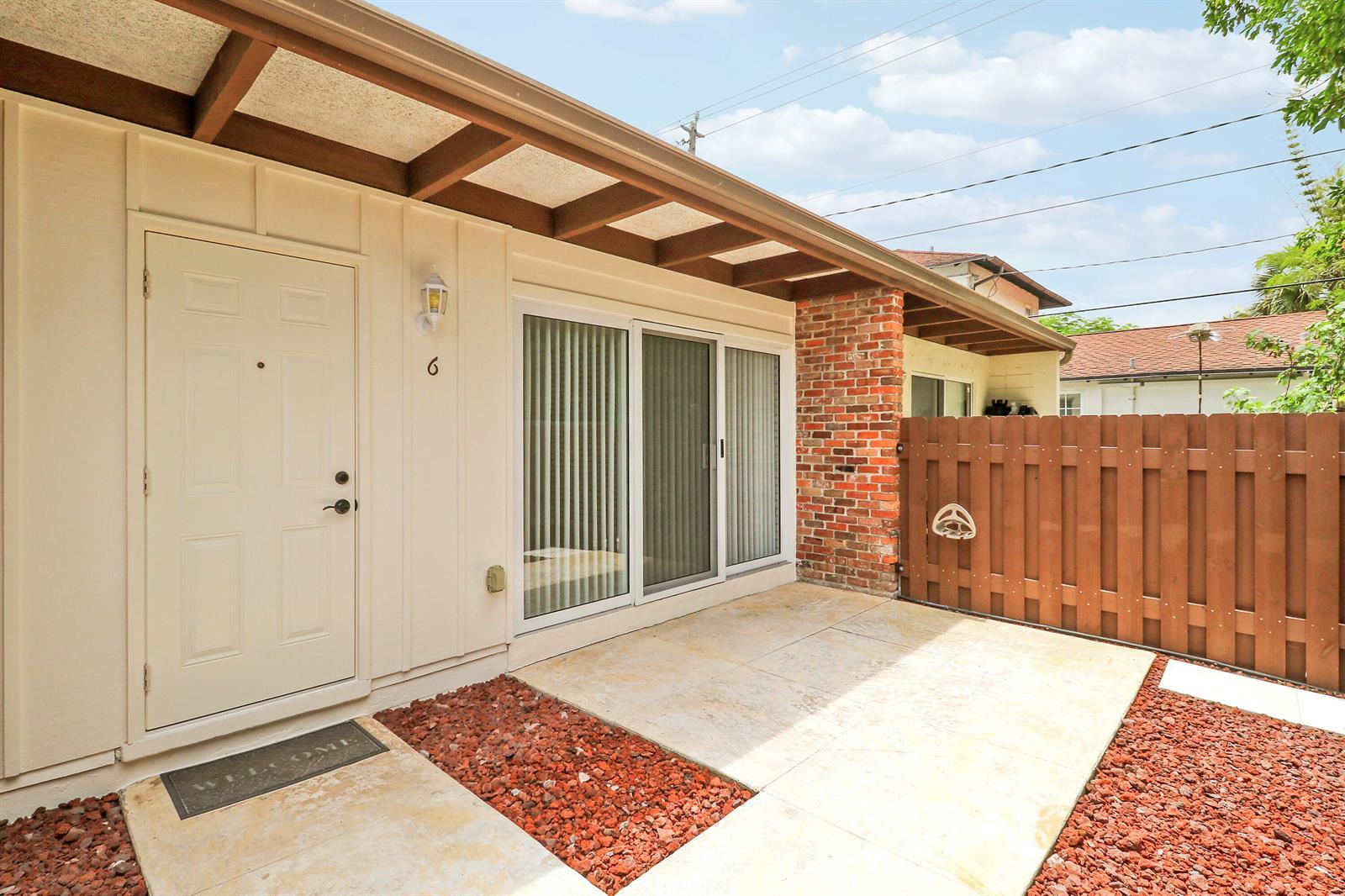 704 Omar Road # 6, West Palm Beach FL 33405 photo 2
