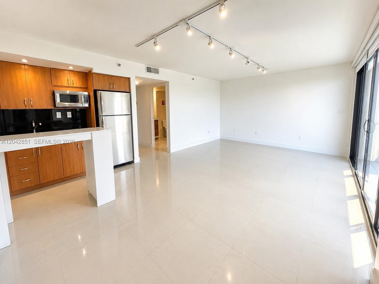 555 NE 15th St # 403, Miami FL 33132 photo 4