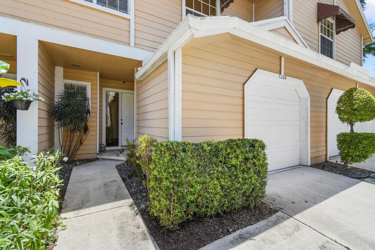 5266 Sapphire Valley, Boca Raton FL 33486 photo 2