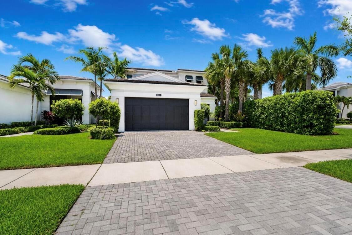 5603 Delacroix Terrace, Palm Beach Gardens FL 33418 photo 3