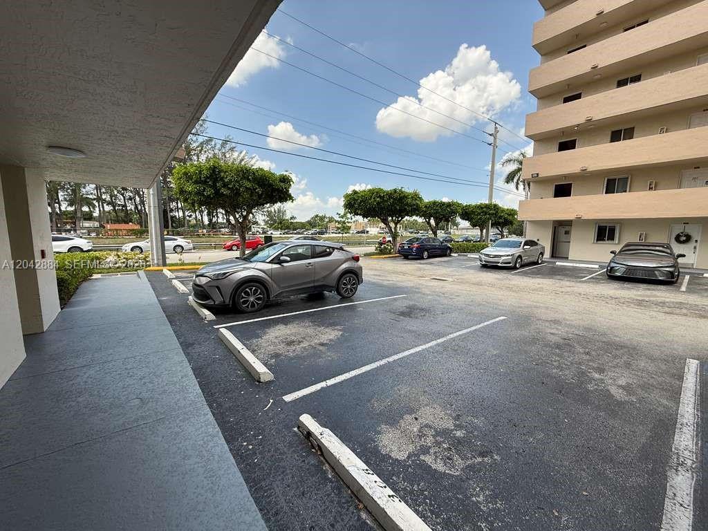 2735 W 52nd St # 109, Hialeah FL 33016
