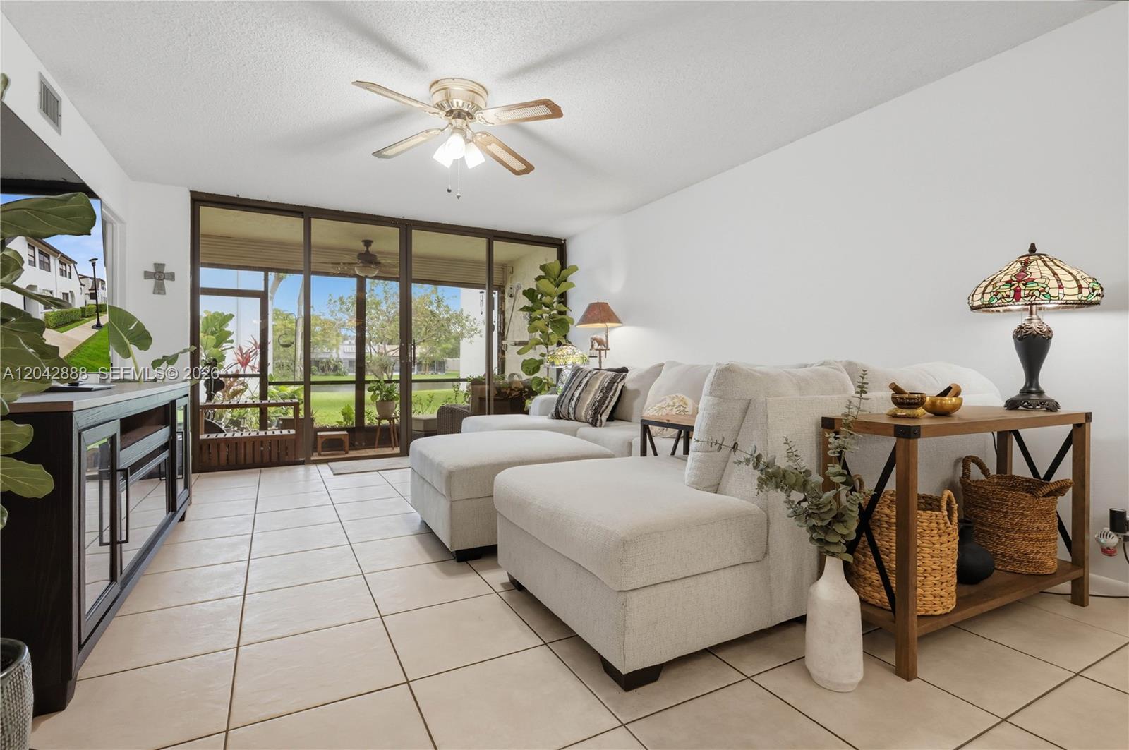 11230 Taft St # 11230, Pembroke Pines FL 33026 photo 2