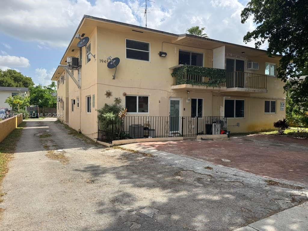1945 NW 29th St # A6, Miami FL 33142