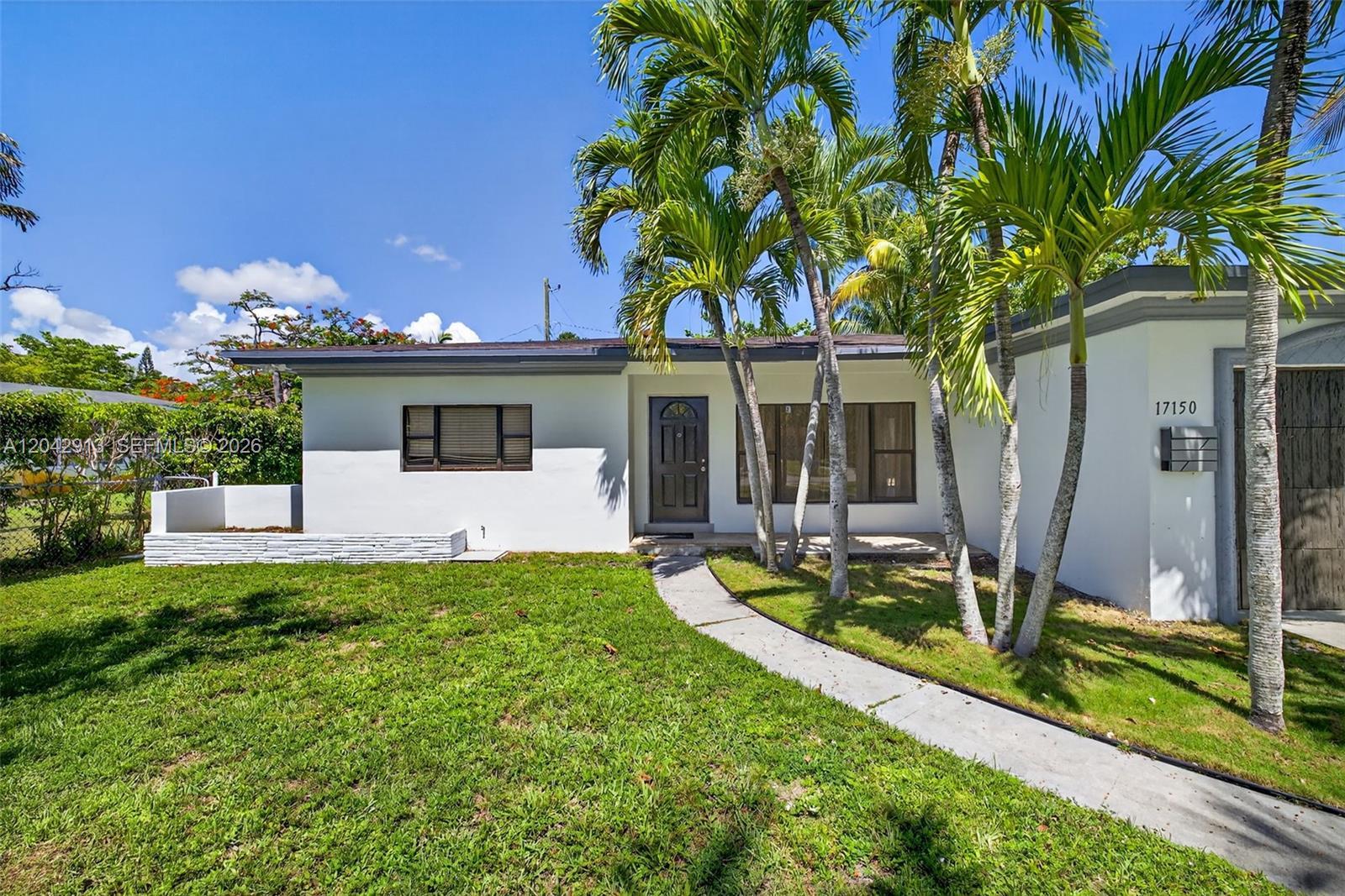 North Miami Beach, FL 33162 photo 3