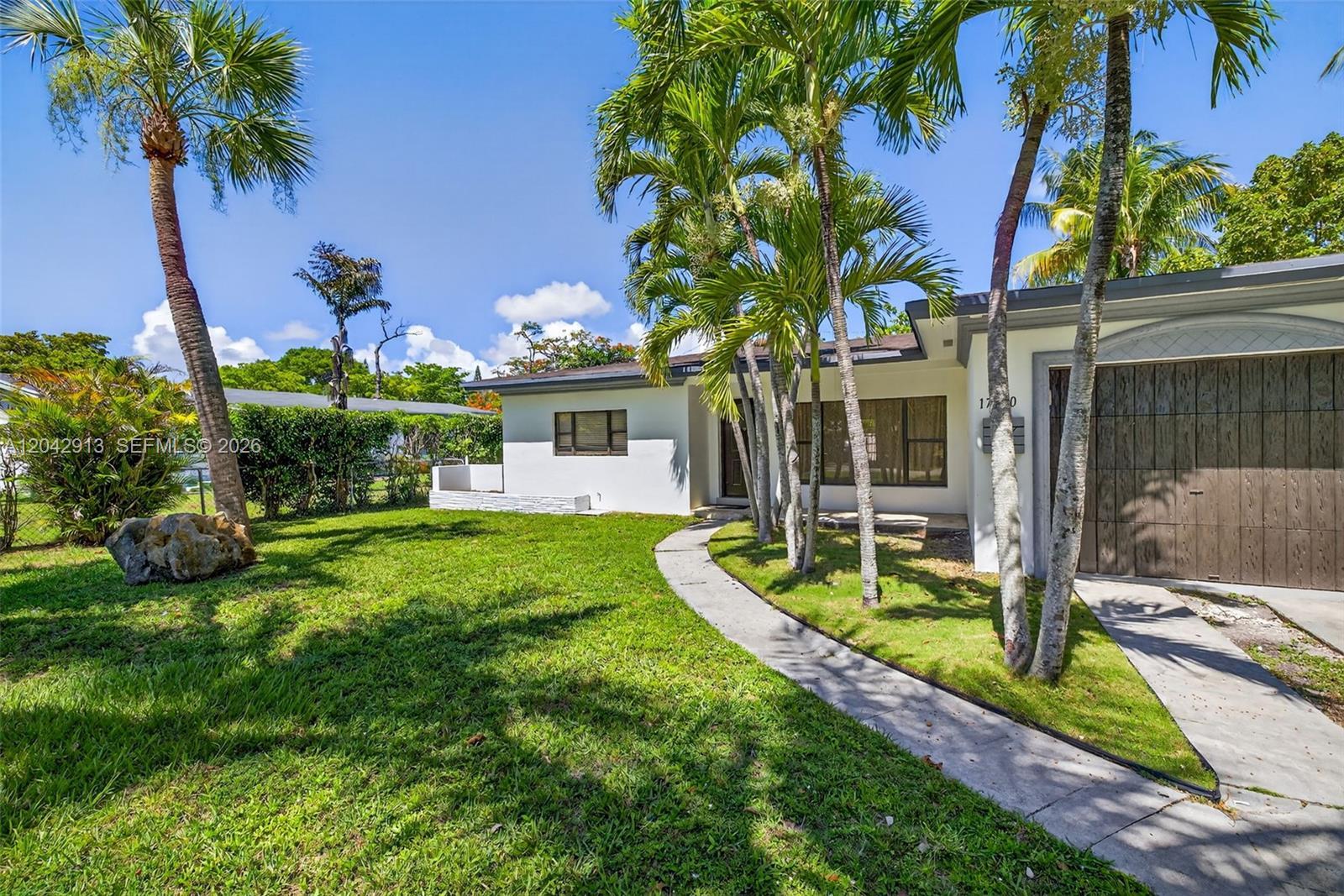 North Miami Beach, FL 33162 photo 4