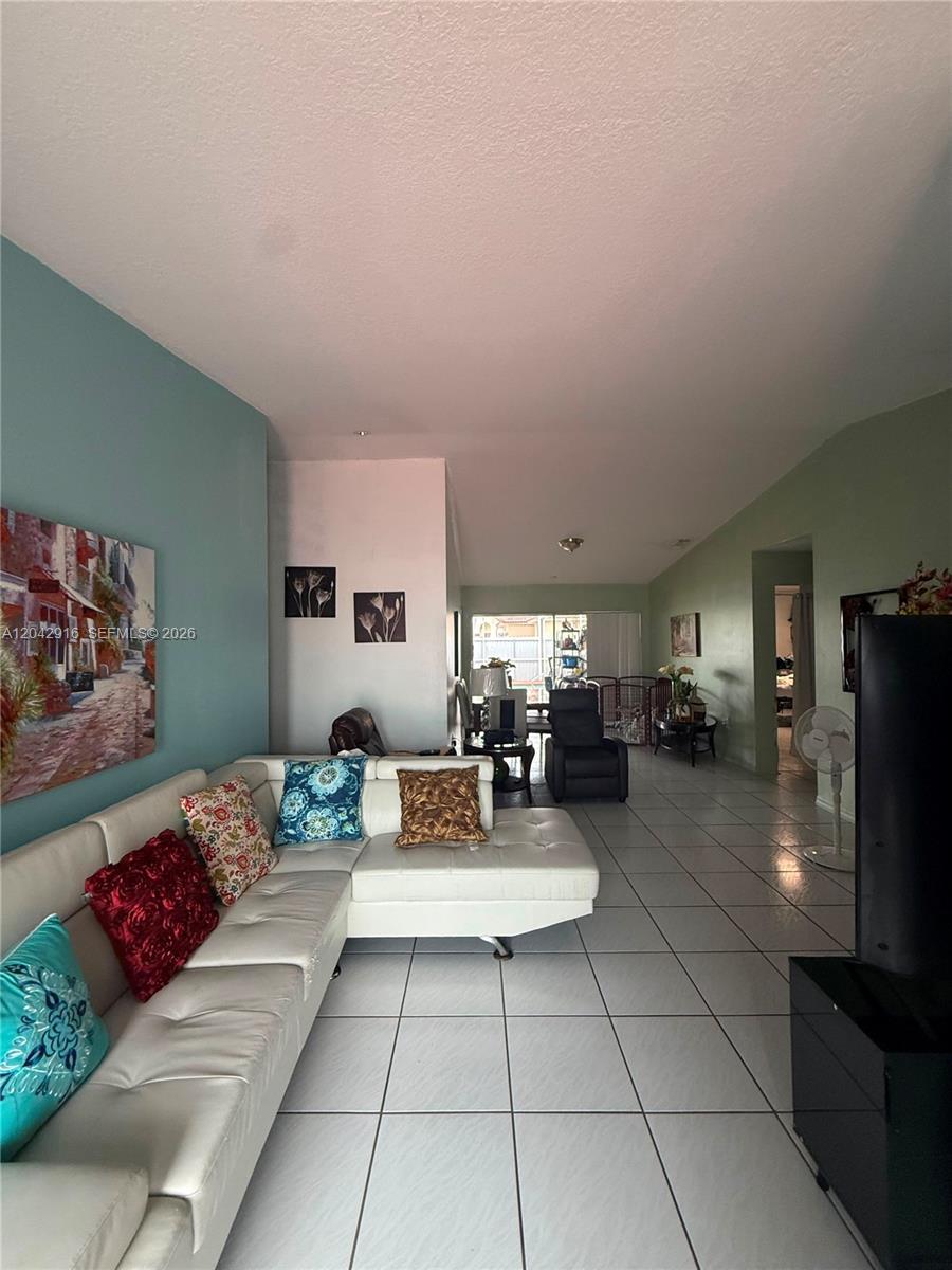 17401 SW 144th Ct, Miami FL 33177 photo 2