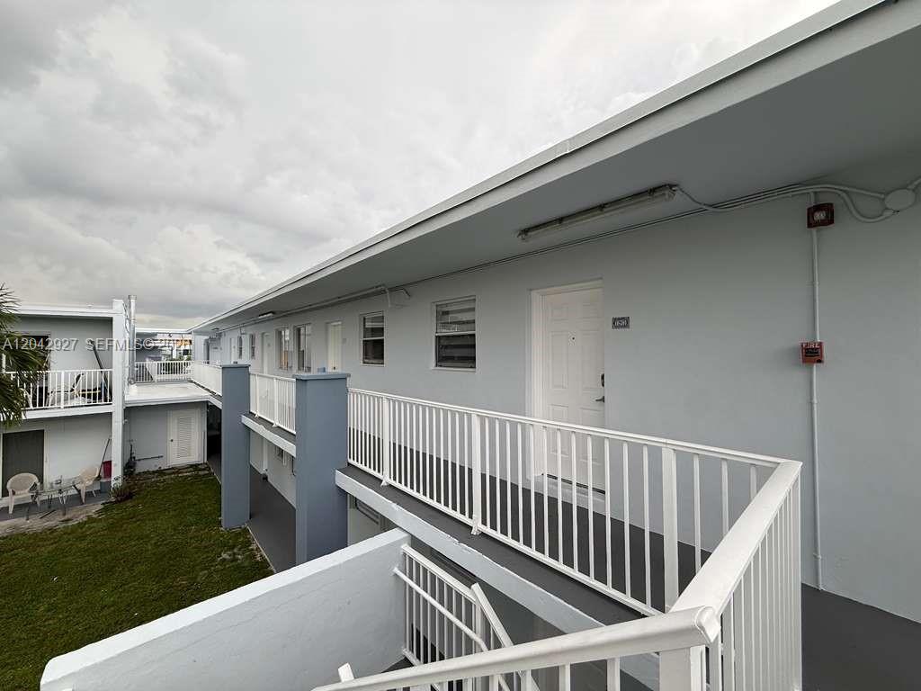 1255 W 49th Pl # H202, Hialeah FL 33012