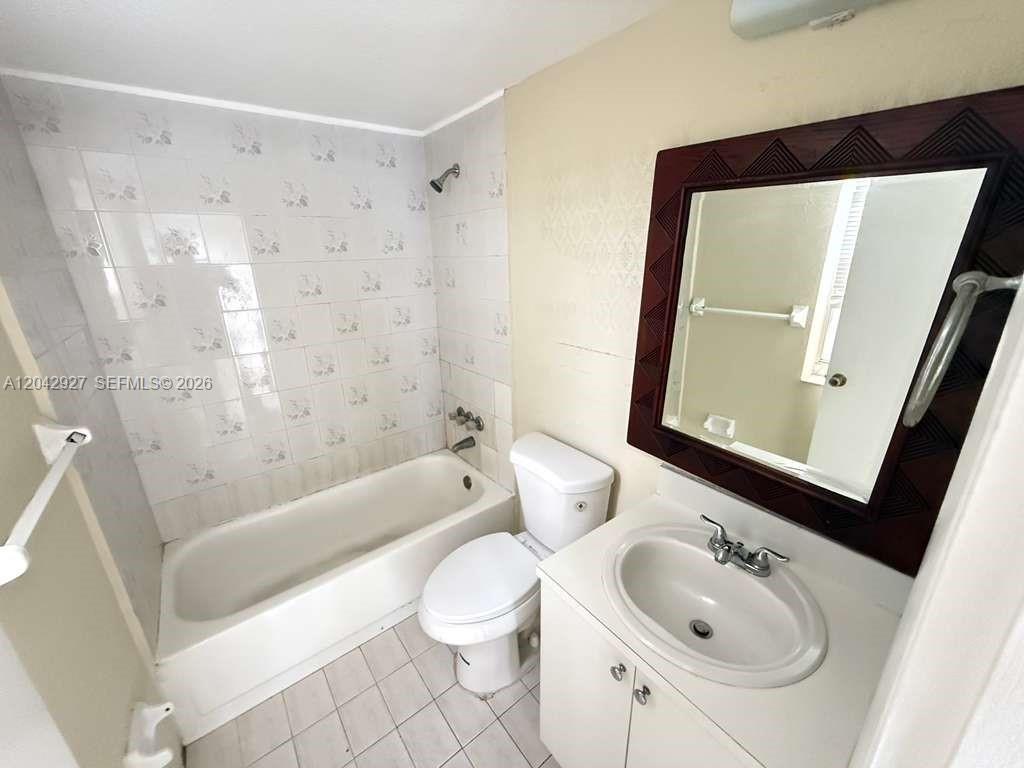 1255 W 49th Pl # H202, Hialeah FL 33012 photo 4