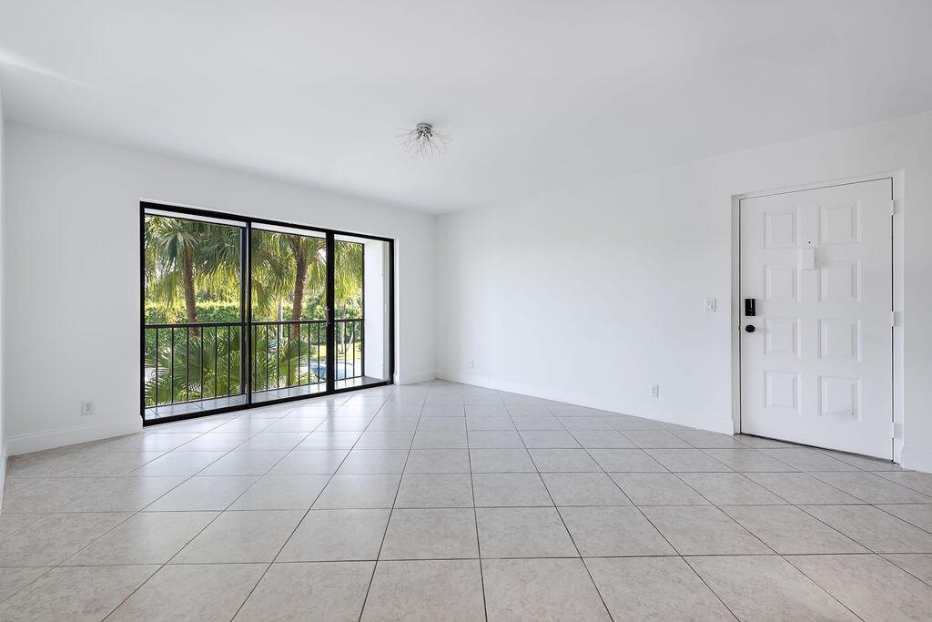617 Sea Pine Way # D2, FL 33415 photo 3