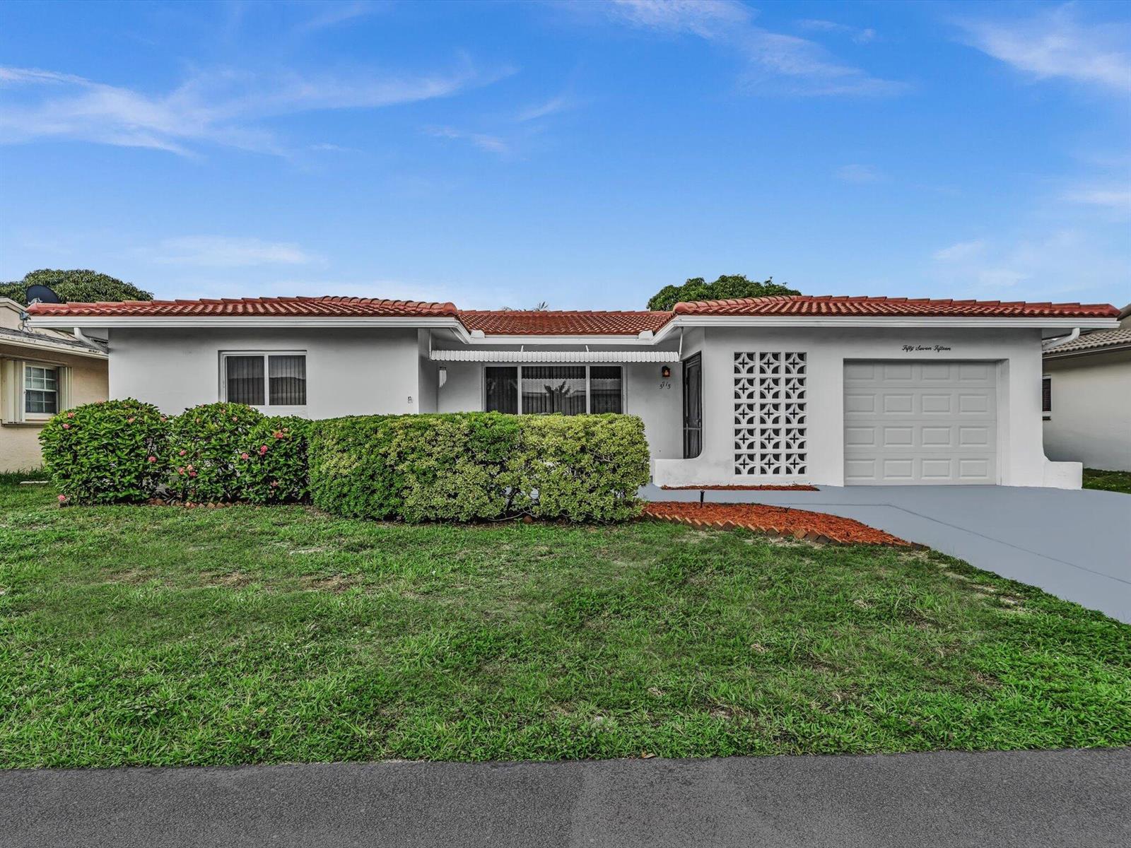 5715 NW 86th Avenue, Tamarac FL 33321 photo 2