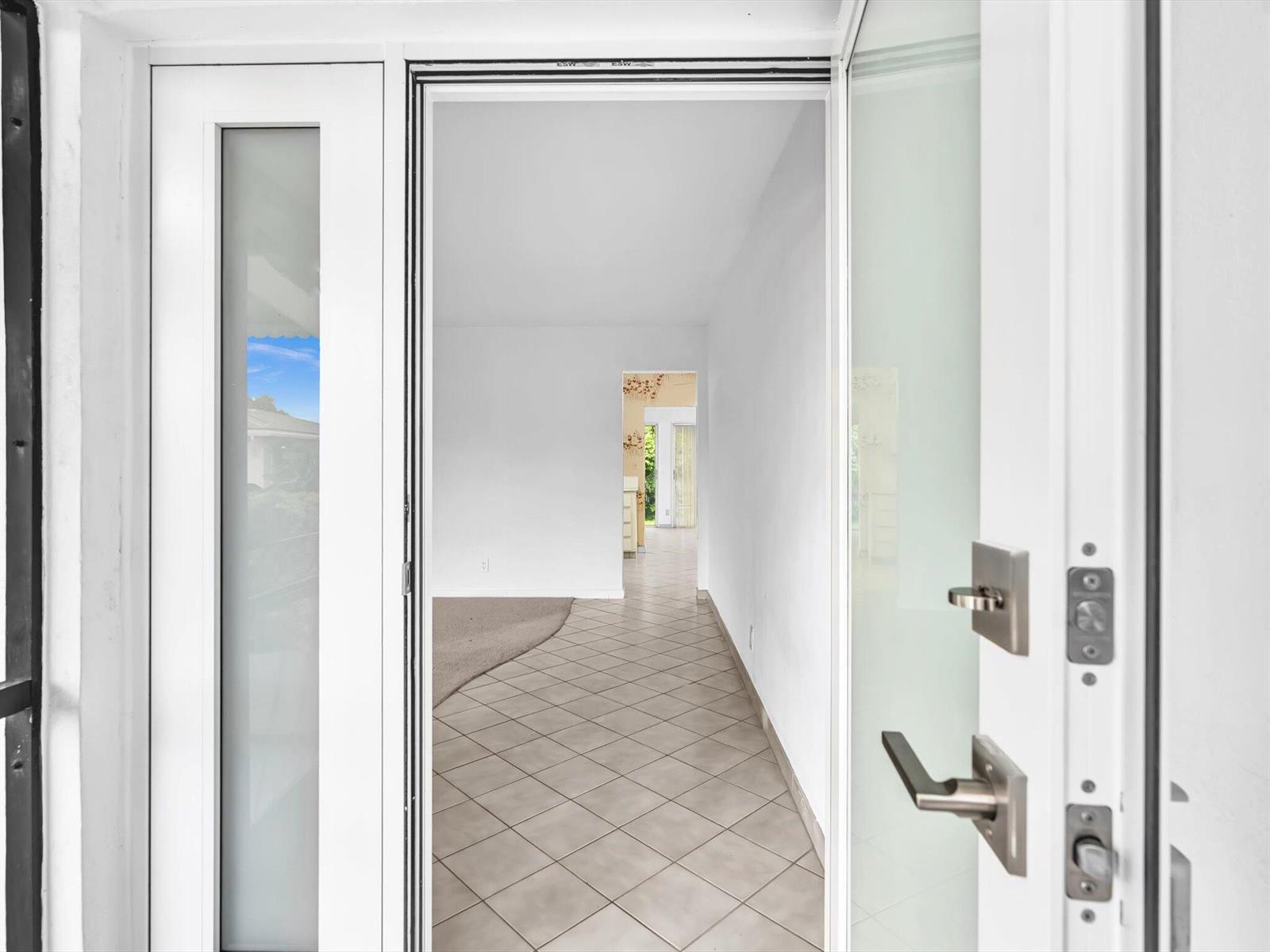 5715 NW 86th Avenue, Tamarac FL 33321 photo 4