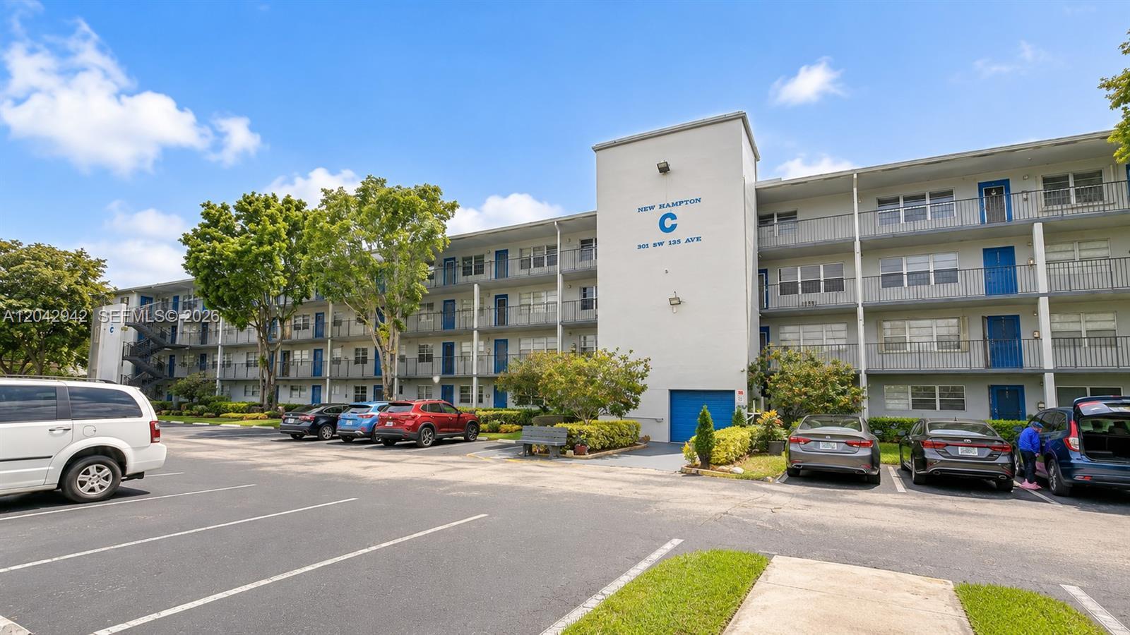 301 SW 135th Ave # 317C, Pembroke Pines FL 33027