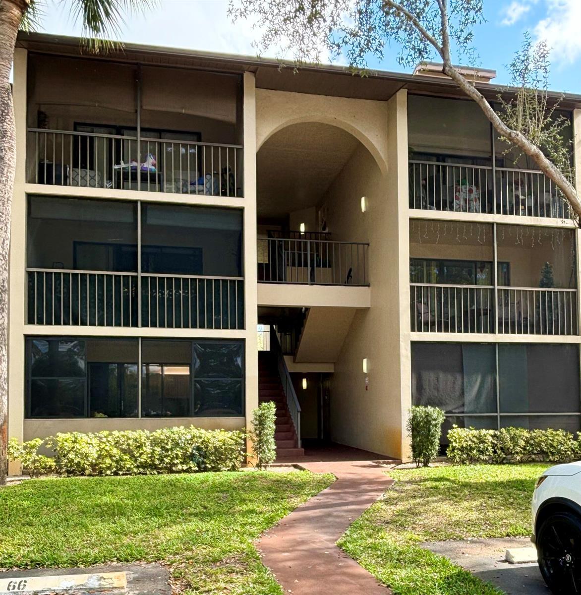 203 Foxtail Drive # F1, FL 33415