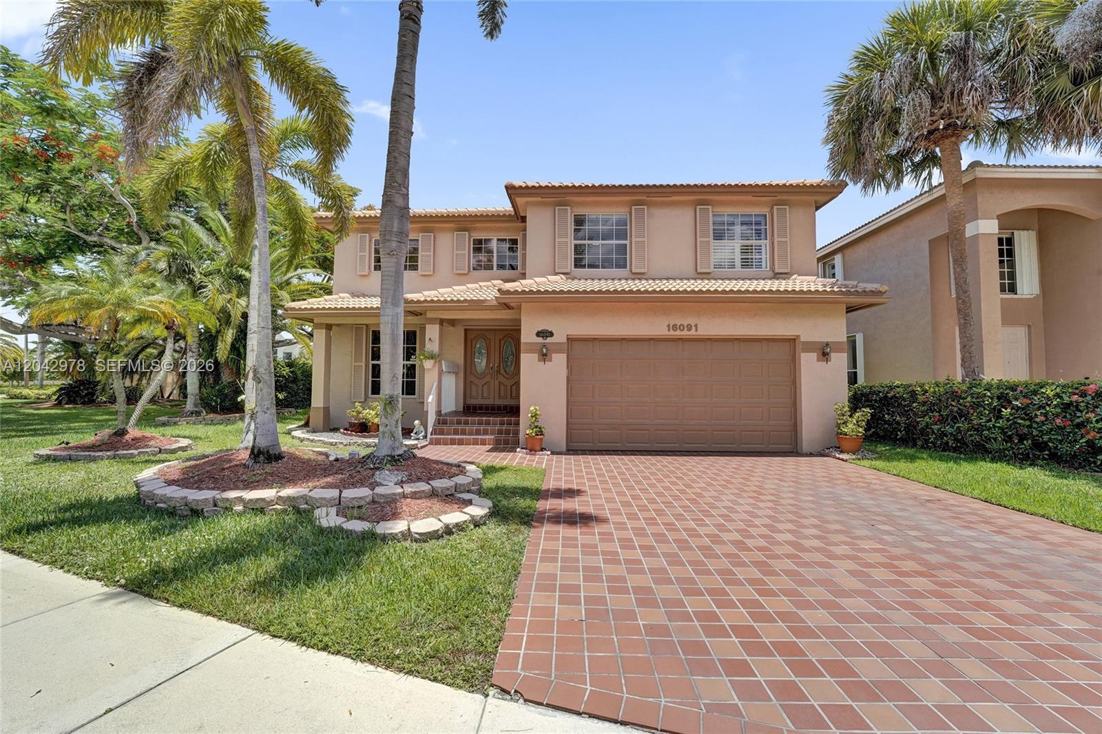 16091 La Costa Dr, Weston FL 33326