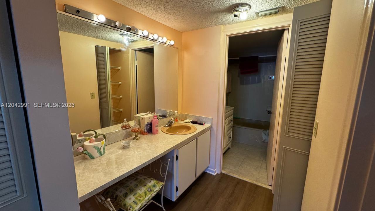 Hallandale Beach, FL 33009 photo 5