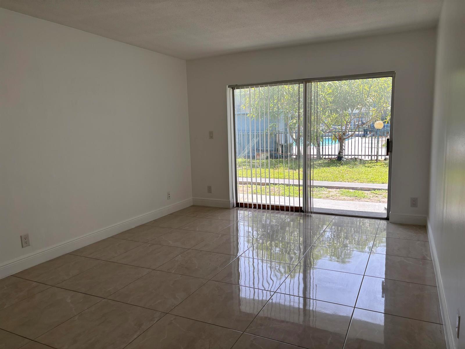 491 NW 42nd Avenue Apt 14, Plantation FL 33317 photo 2