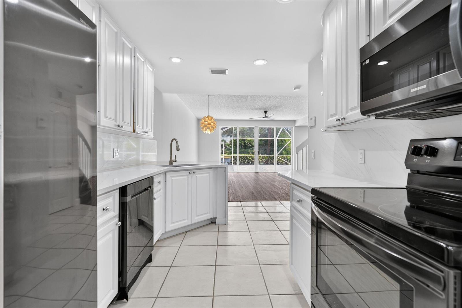 112 Santa Barbara Way, Palm Beach Gardens FL 33410 photo 2