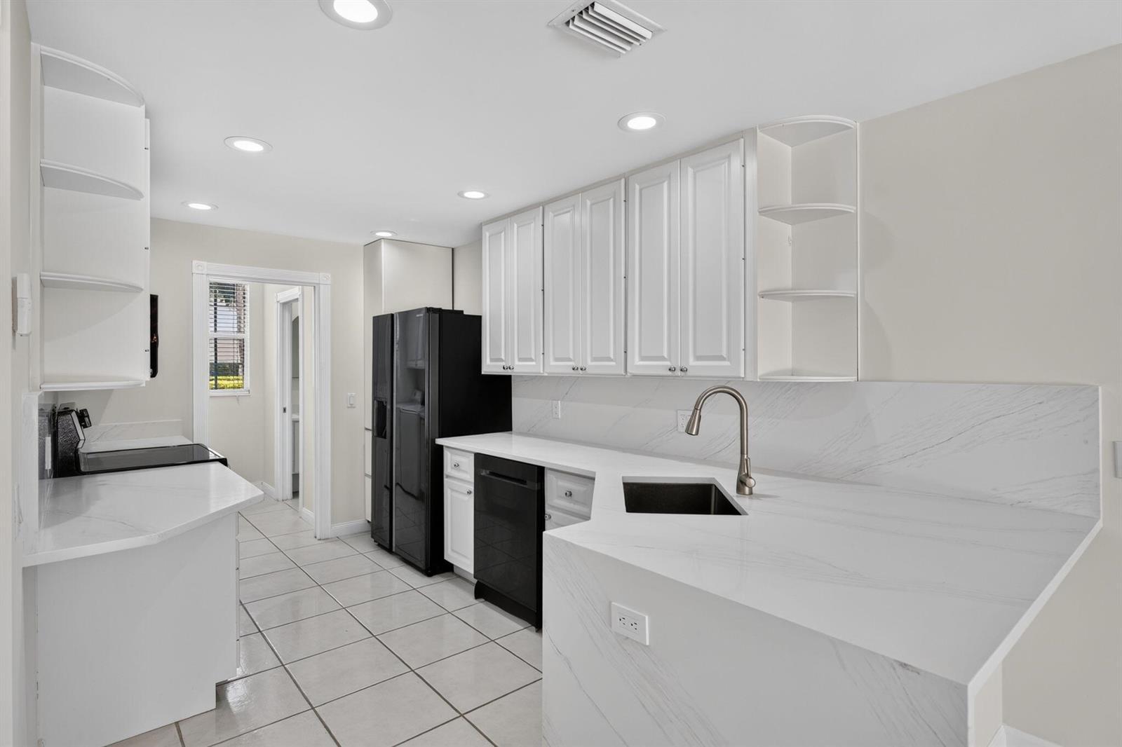 112 Santa Barbara Way, Palm Beach Gardens FL 33410 photo 4