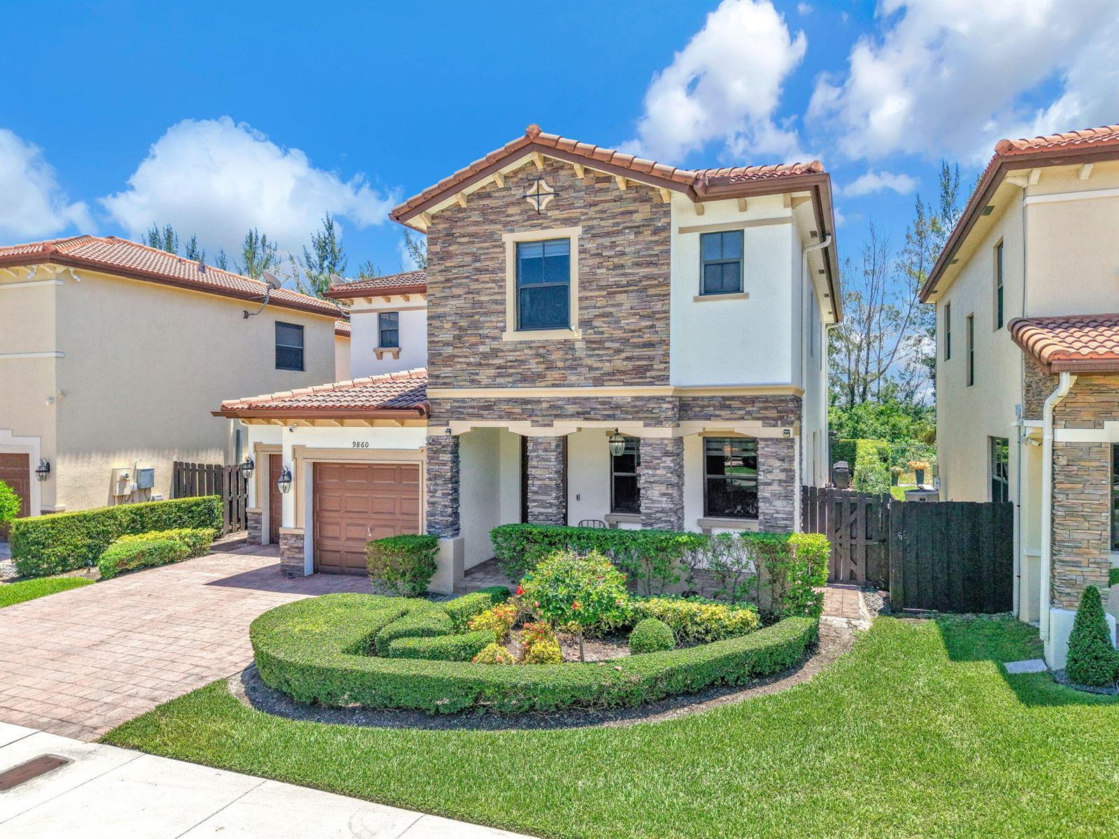 9860 NW 86th Terrace, Doral FL 33178 photo 2