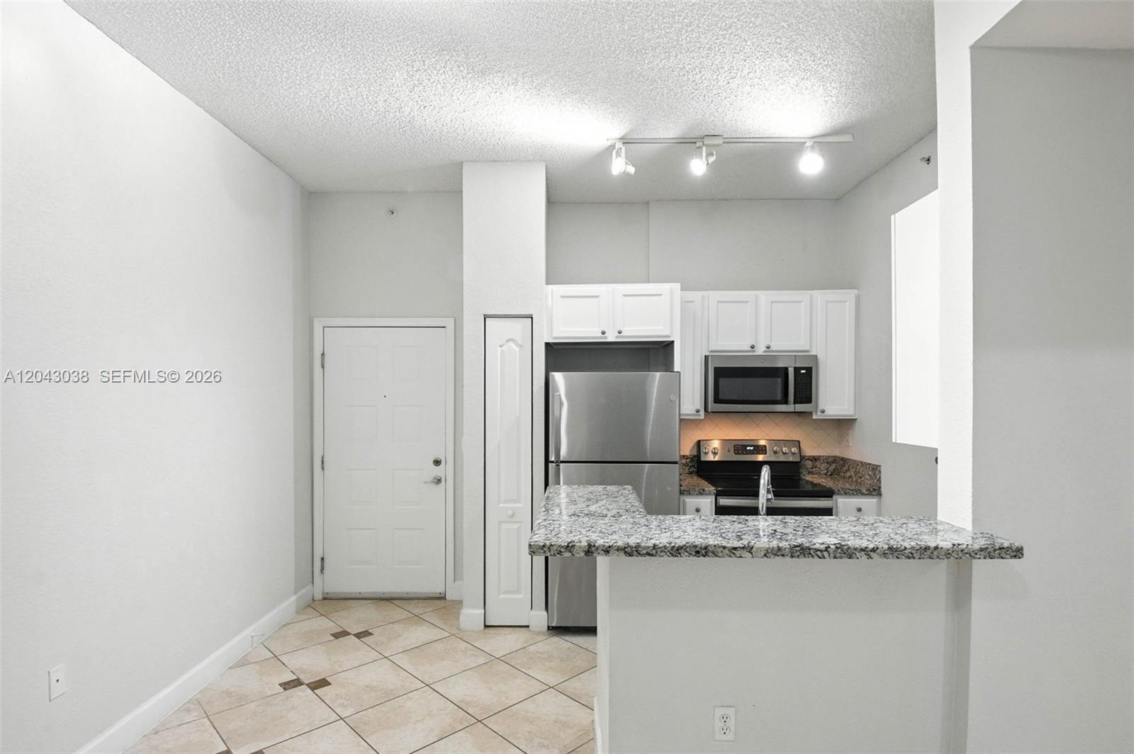 6001 SW 70th St # 108, South Miami FL 33143 photo 2
