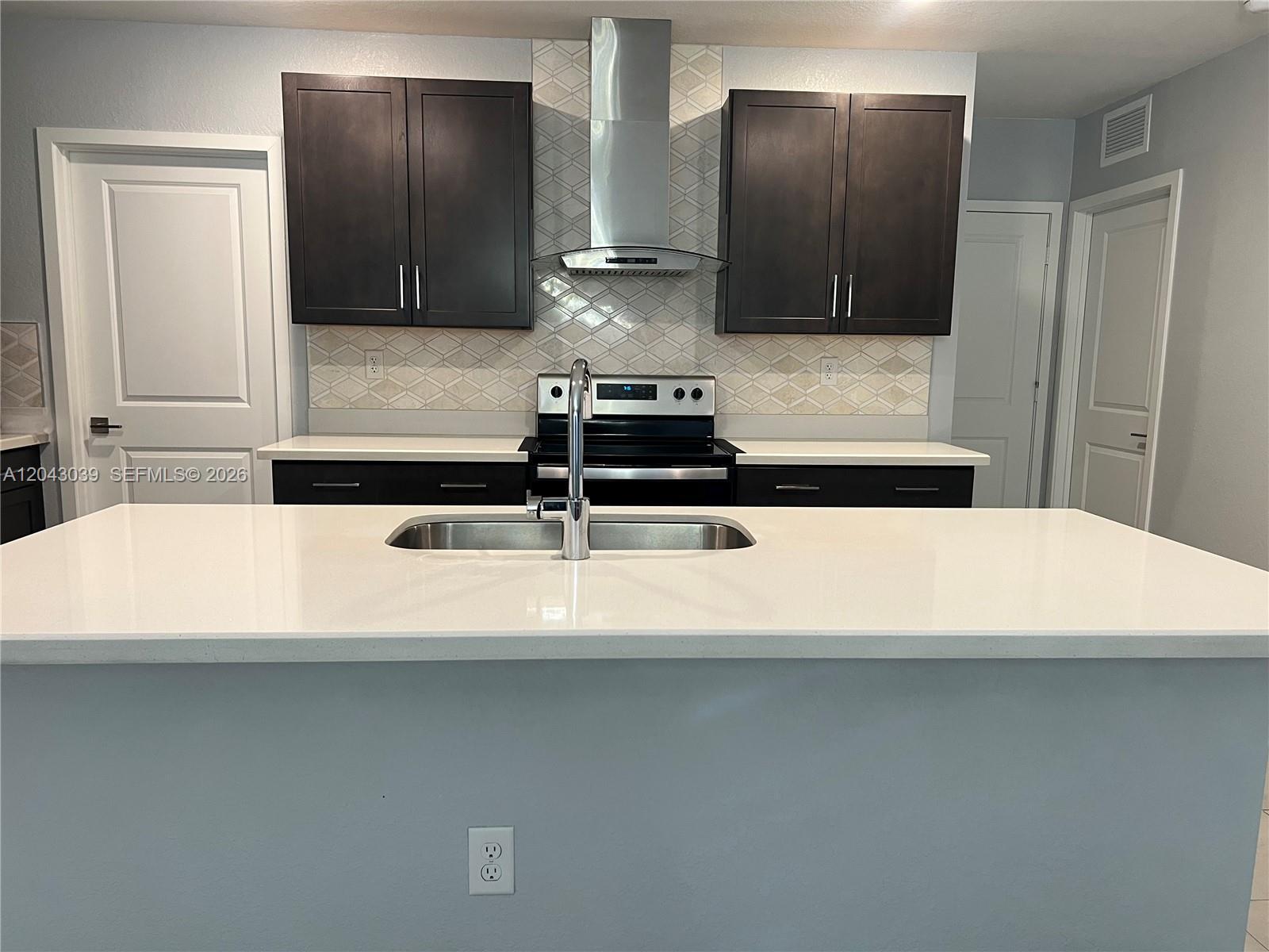 421 NE 6th Ct, Florida City FL 33034 photo 4