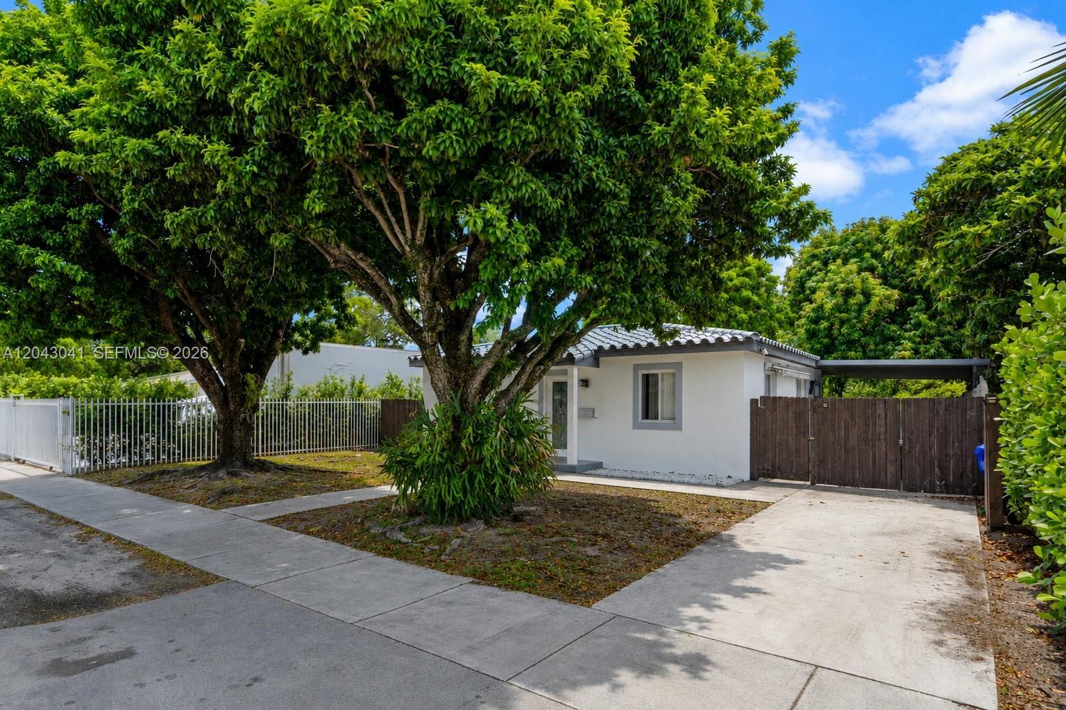270 NW 51st Ave, Miami FL 33126 photo 4
