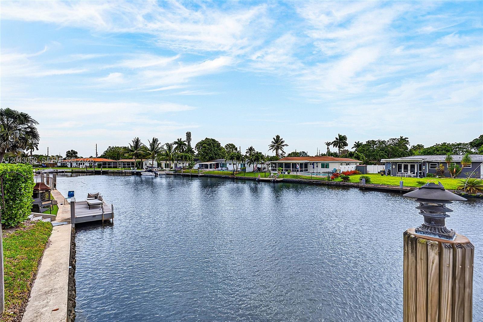 2832 NW 10th Ave, Wilton Manors FL 33311 photo 3