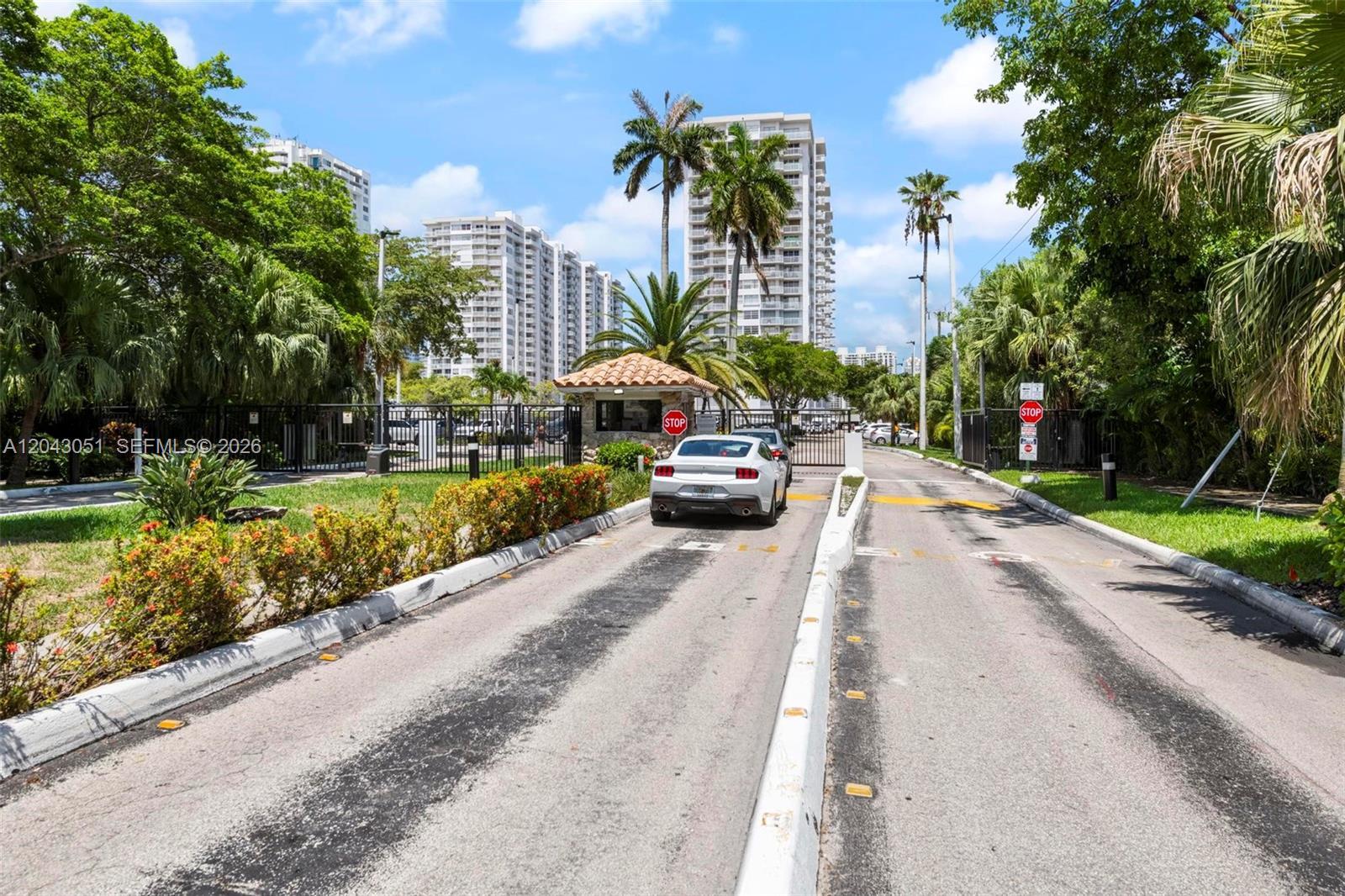 18061 Biscayne Blvd # 303, Aventura FL 33160 photo 3