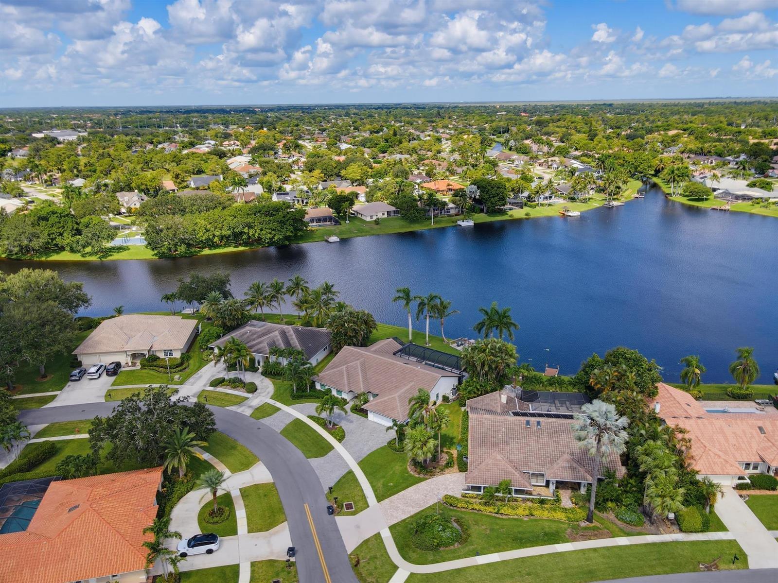 1619 Wiltshire Village Drive, Wellington FL 33414 photo 5