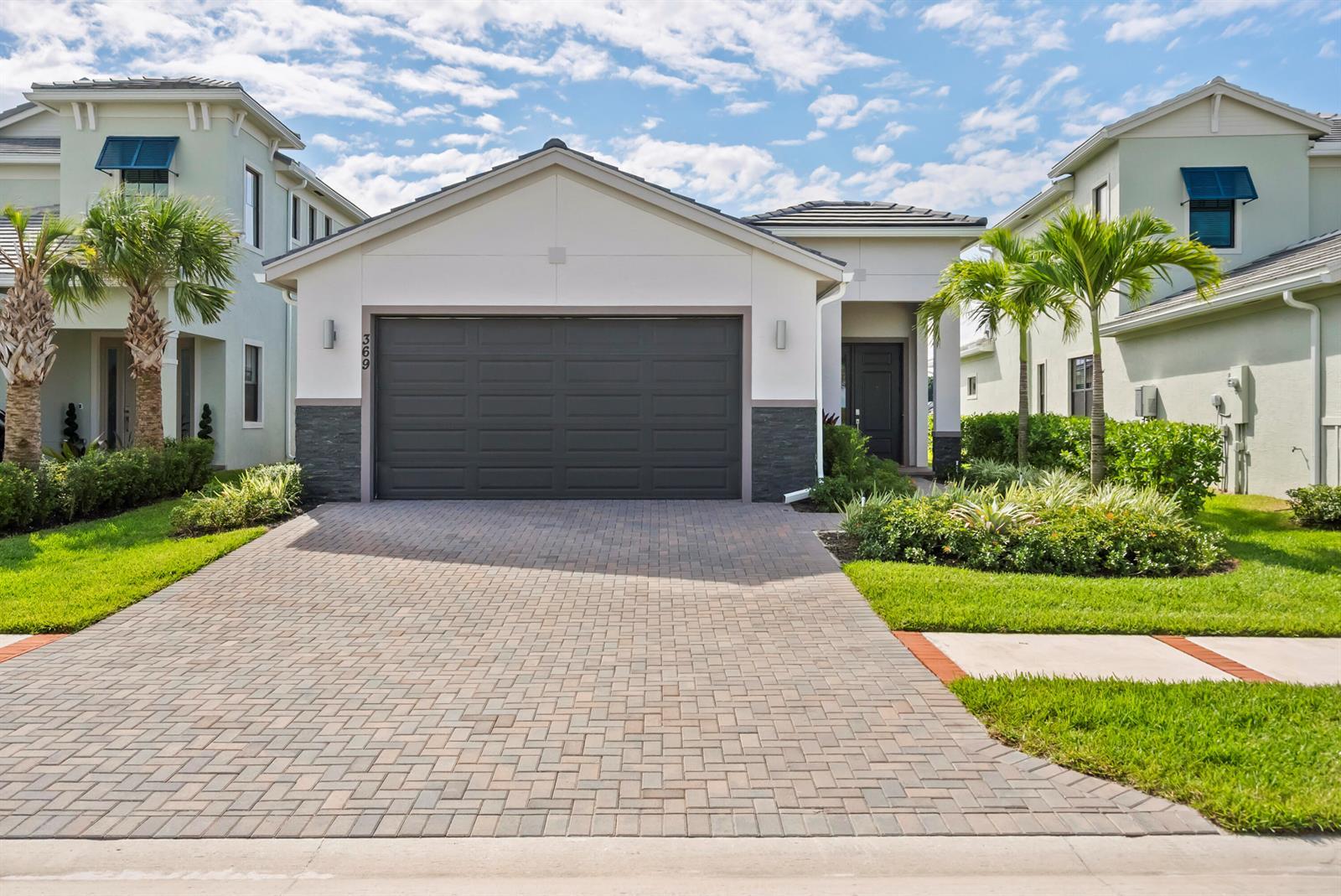 369 SE Fascino Circle, Port St. Lucie FL 34984