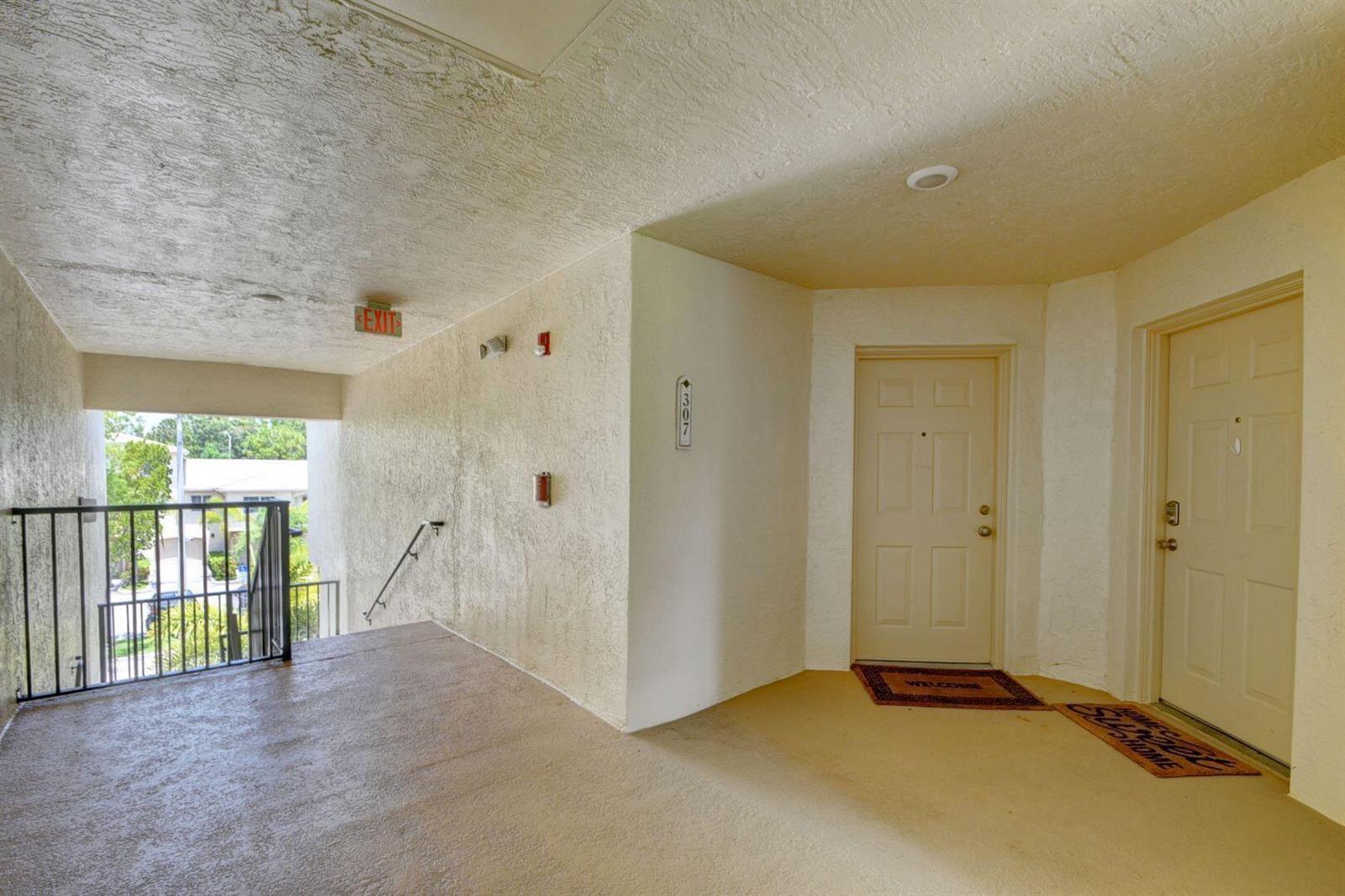 300 Crestwood Court N # 307, Royal Palm Beach FL 33411 photo 3