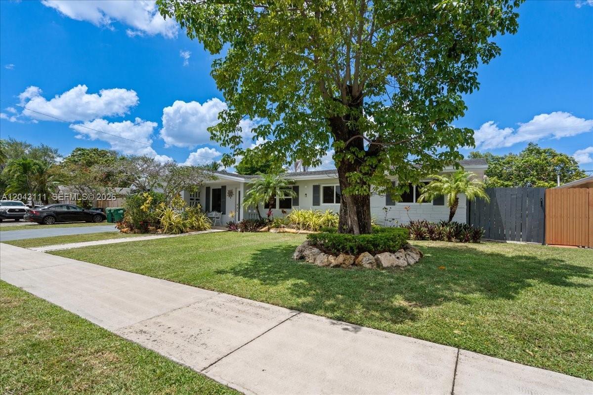 8341 SW 14th St, Miami FL 33144 photo 2