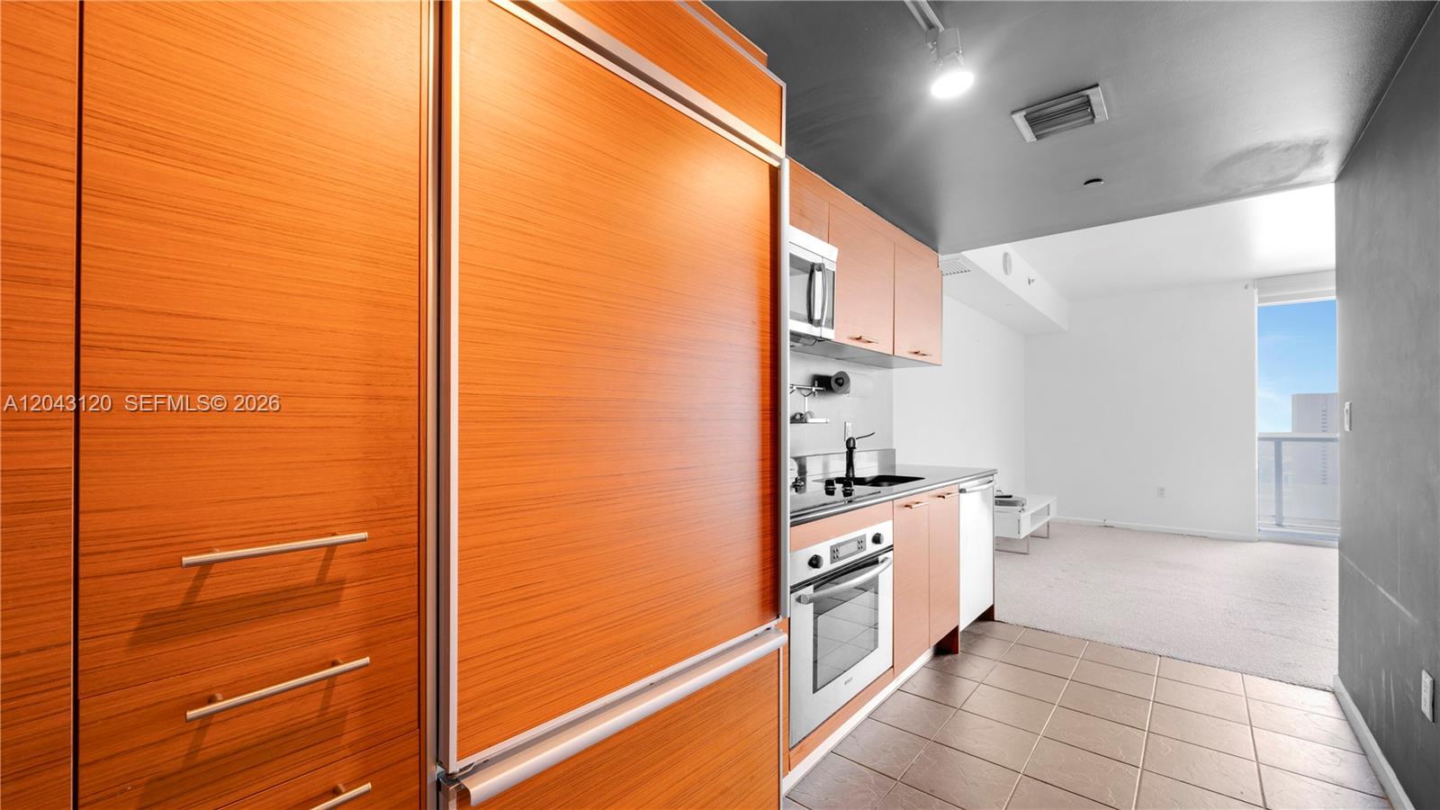 50 Biscayne Blvd # 4203, Miami FL 33132 photo 2