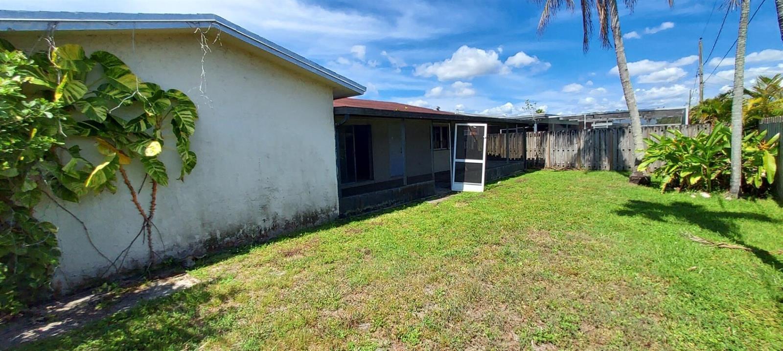 11351 NW 40th Place, Sunrise FL 33323 photo 2