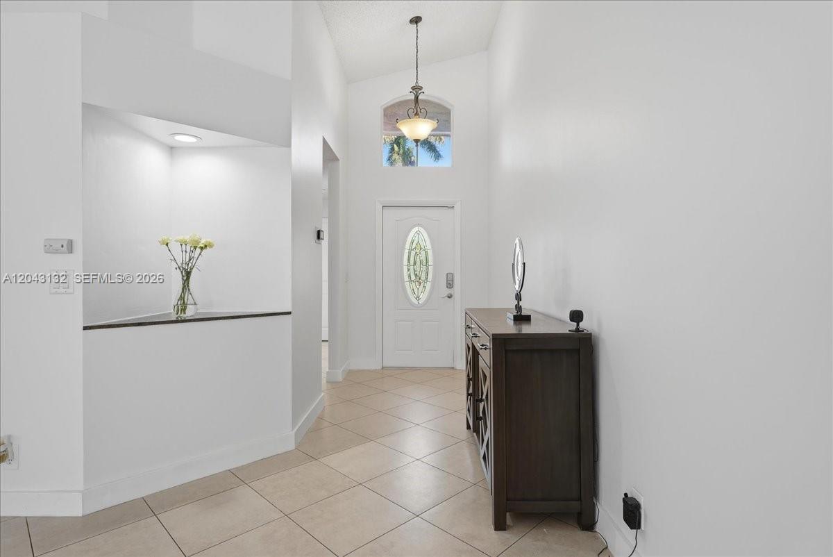 345 Somerset Way, Weston FL 33326 photo 5