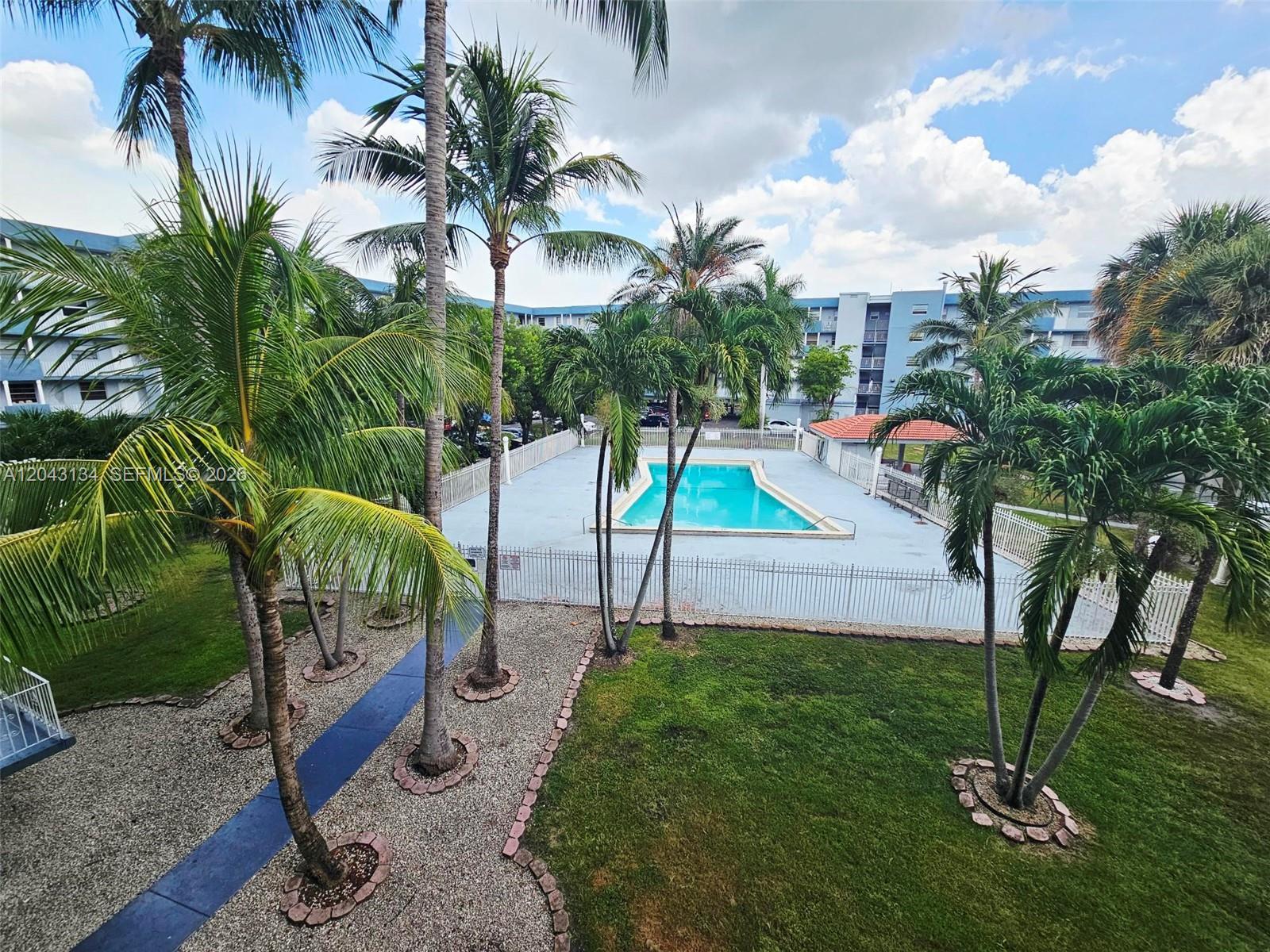 1655 W 44 PL # 315, Hialeah FL 33012 photo 2