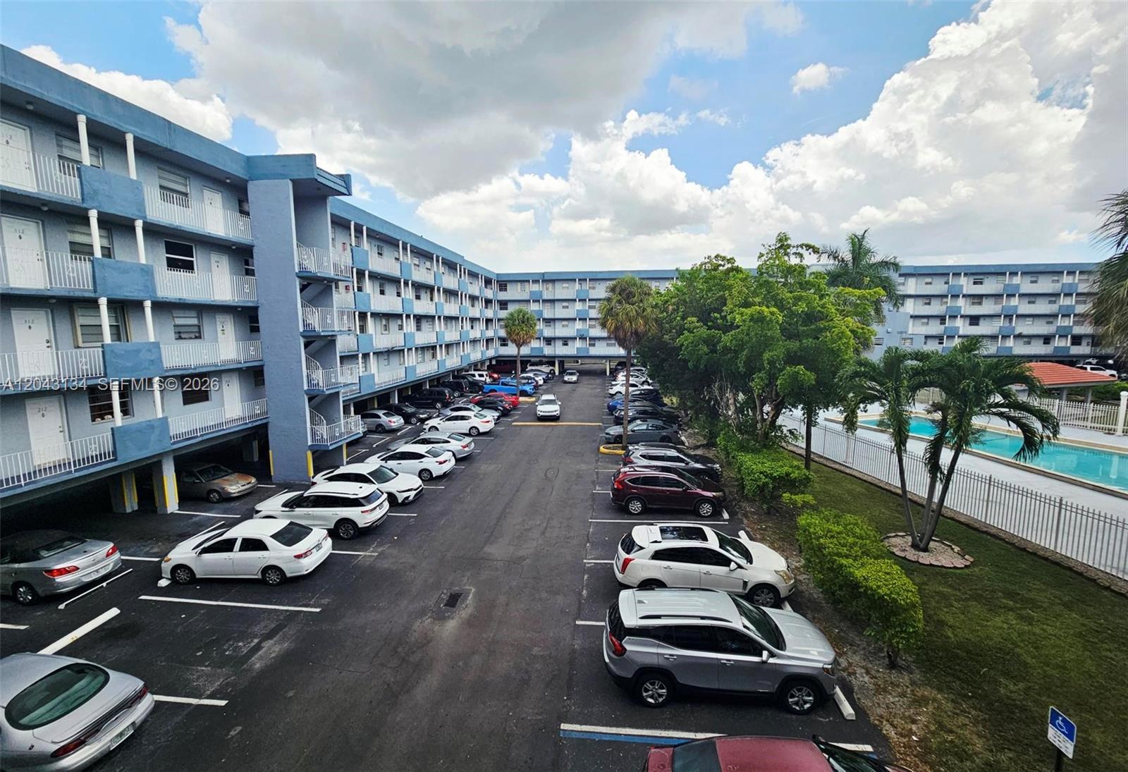 1655 W 44 PL # 315, Hialeah FL 33012