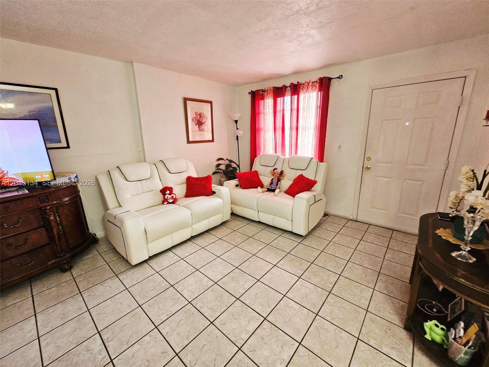 1655 W 44 PL # 315, Hialeah FL 33012 photo 5