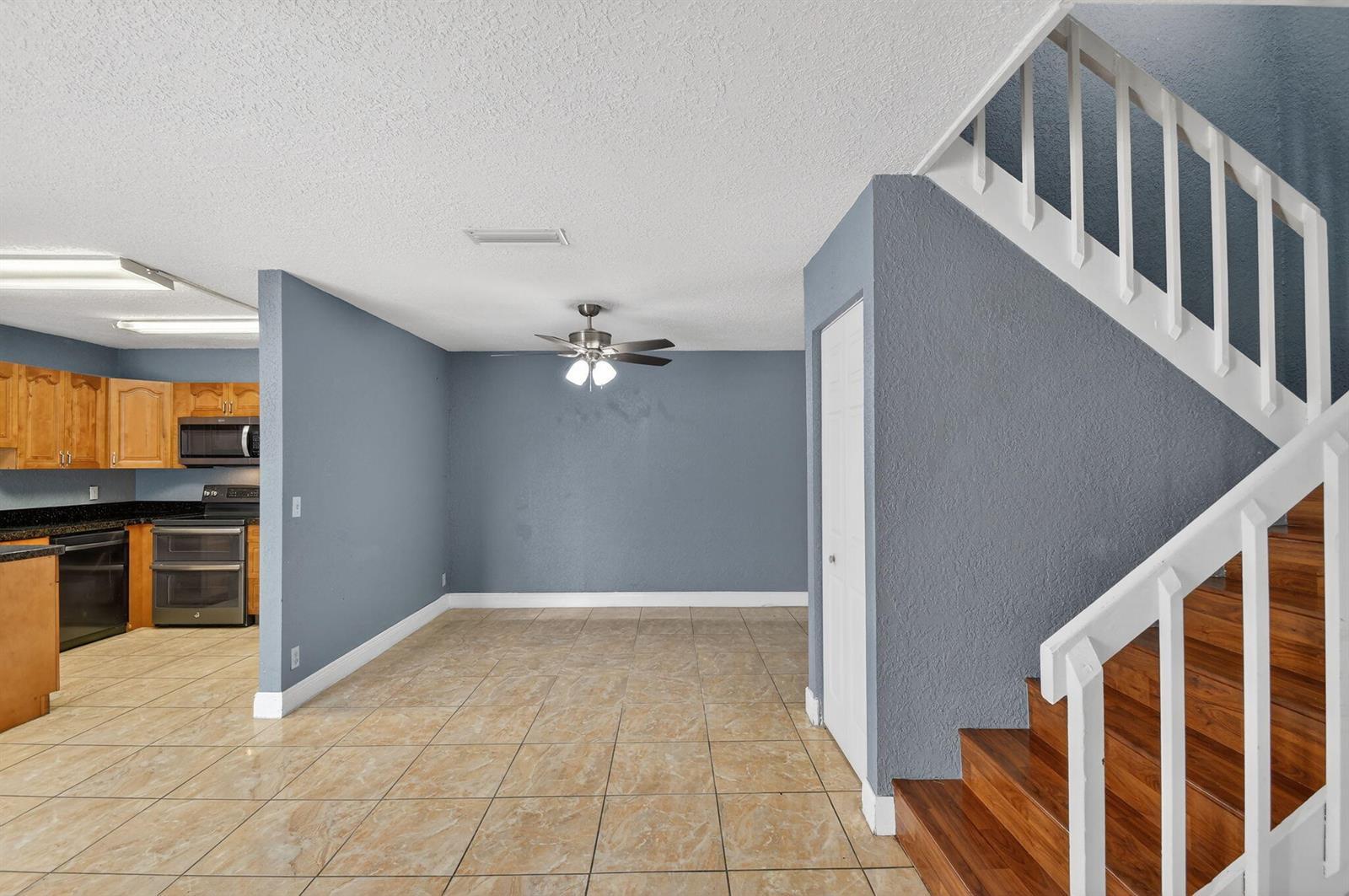 320 Woodland Road, Palm Springs FL 33461 photo 5