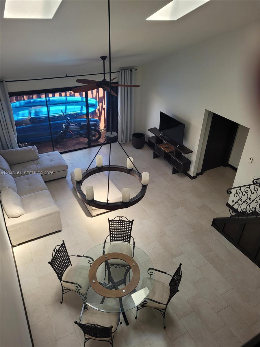 406 SE 14th St, Dania Beach FL 33004