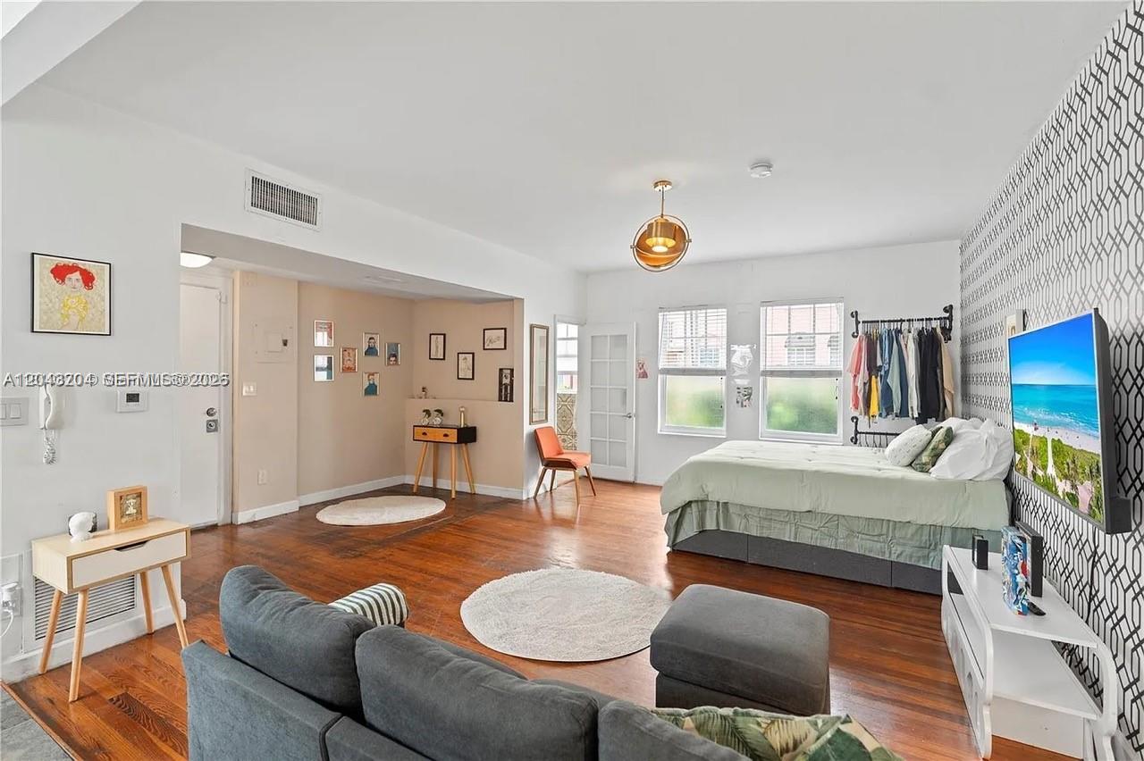 760 Meridian Ave # 3, Miami Beach FL 33139 photo 4
