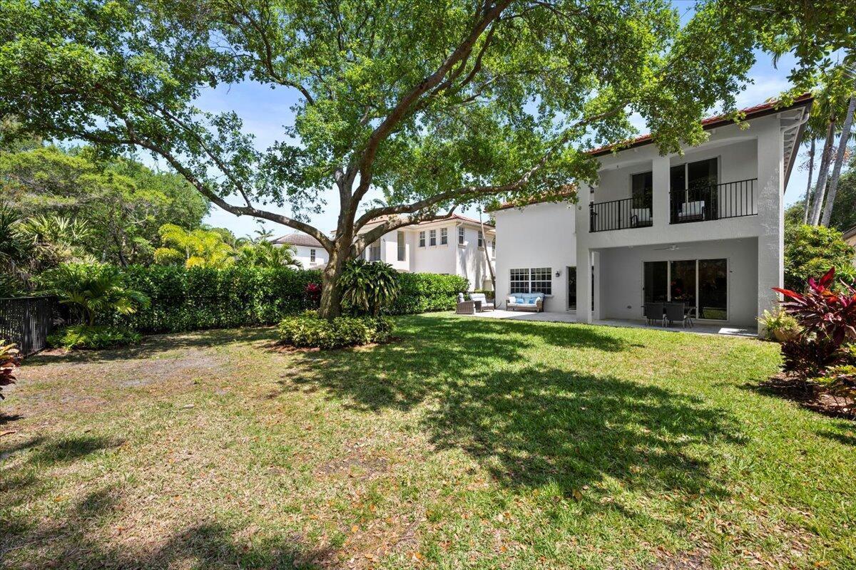 956 Mill Creek Drive, Palm Beach Gardens FL 33410 photo 2
