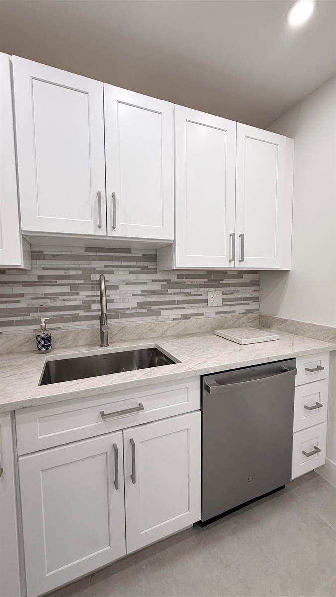 6505 Winfield Boulevard, Margate FL 33063 photo 4