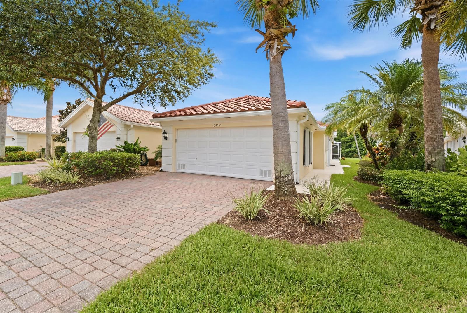 8457 SE Retreat Drive, Hobe Sound FL 33455 photo 2