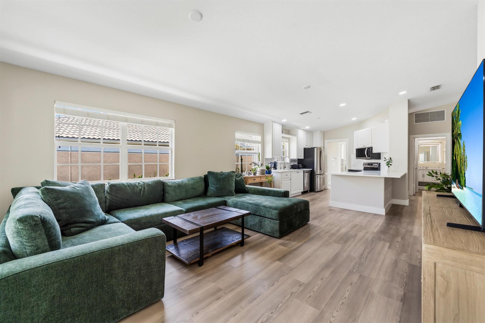 8457 SE Retreat Drive, Hobe Sound FL 33455 photo 5