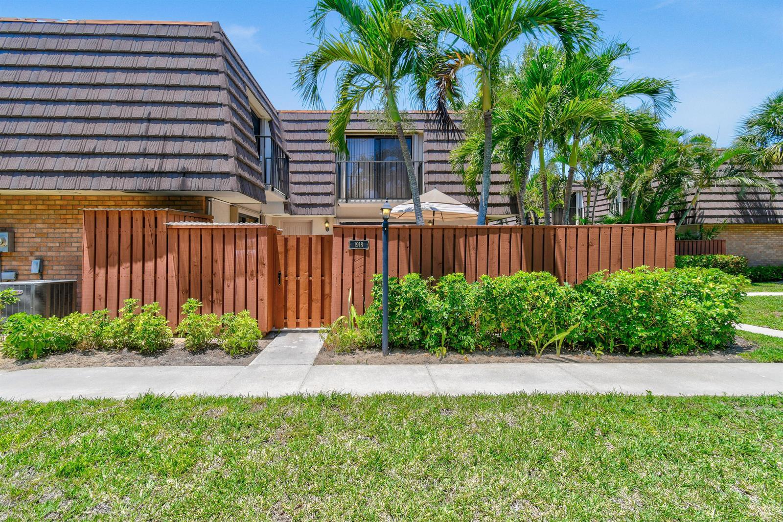 1918 19th Court, Jupiter FL 33477 photo 2