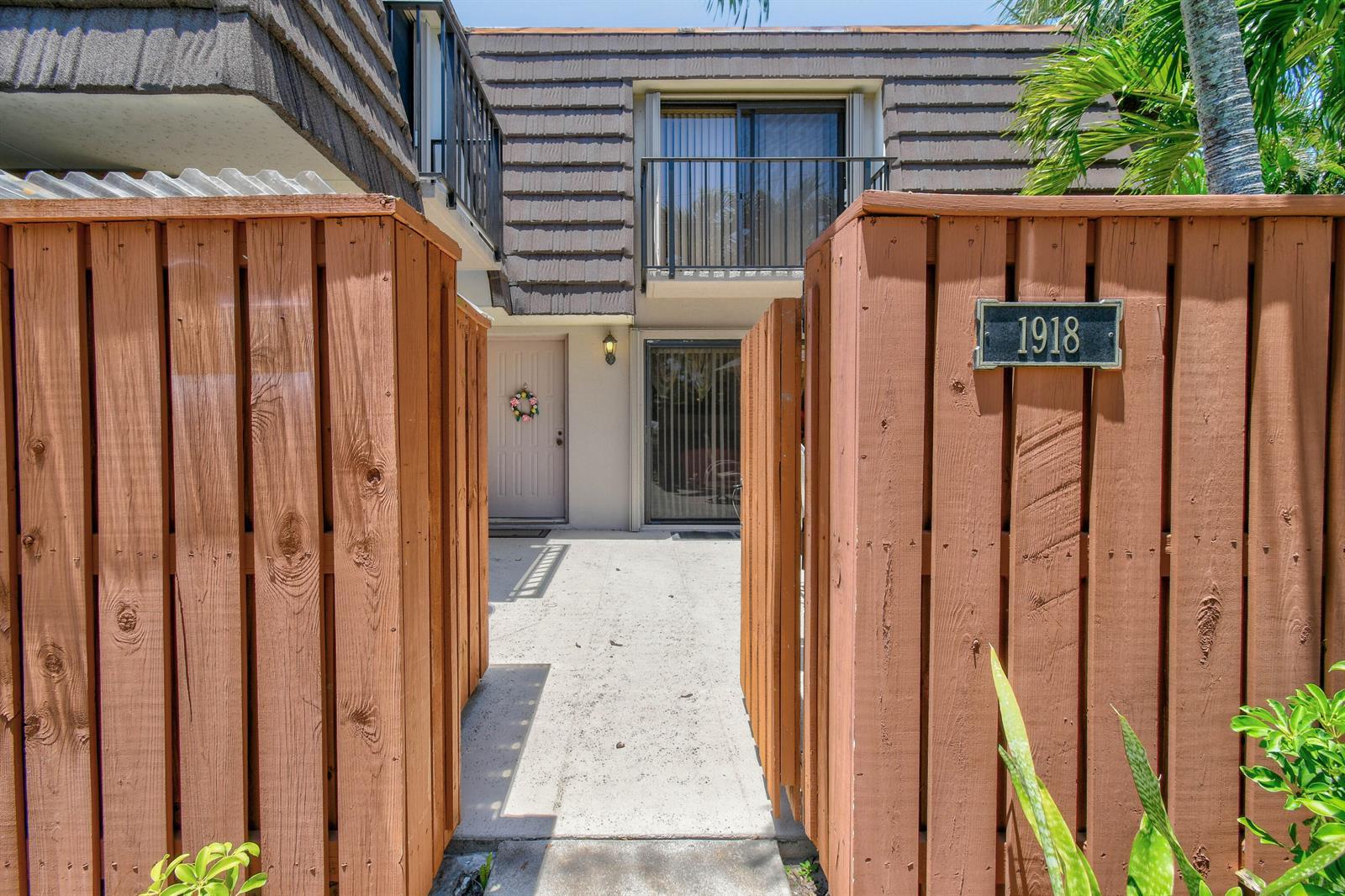 1918 19th Court, Jupiter FL 33477 photo 4