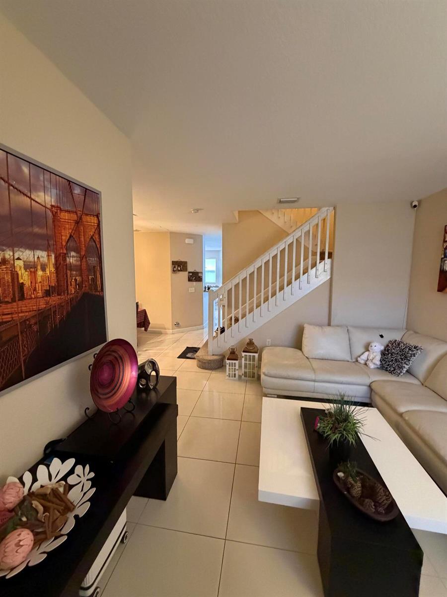 1047 NE 208th Street, Miami FL 33179 photo 5