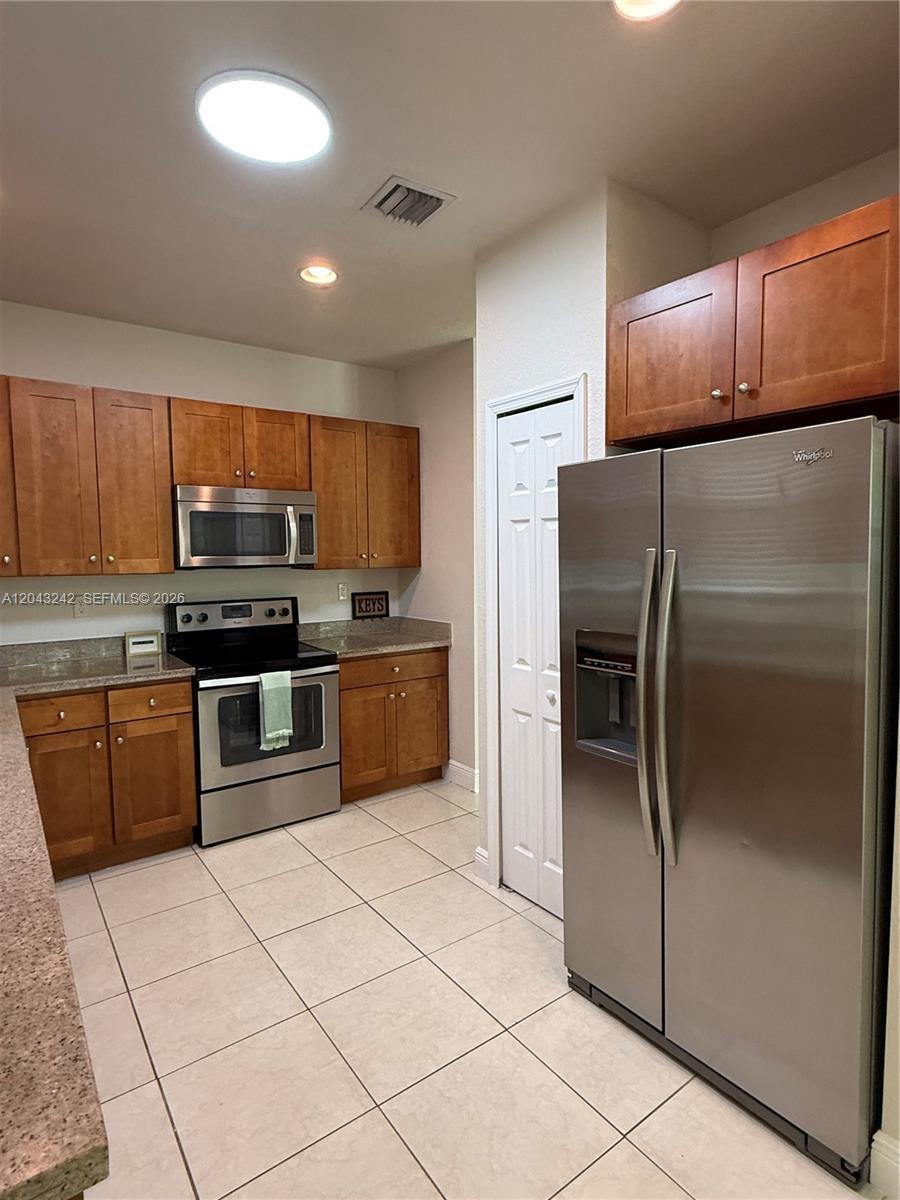 9762 NW 8th Ter, Miami FL 33172 photo 3