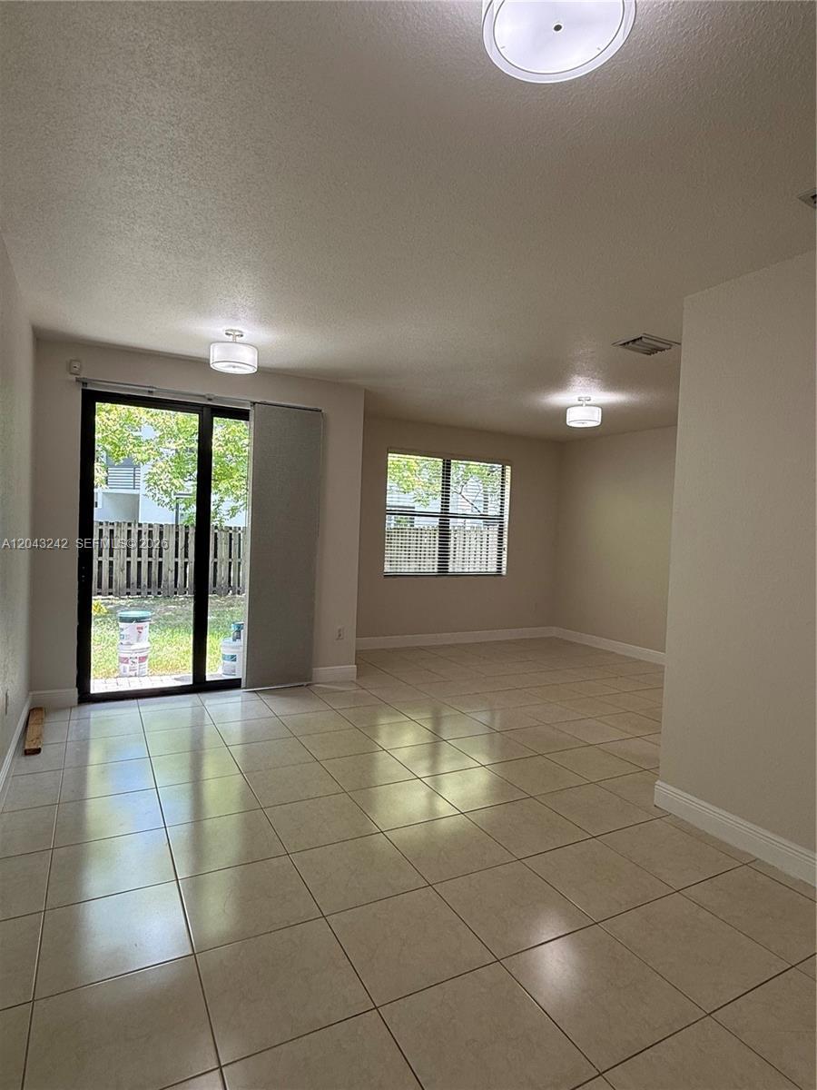 9762 NW 8th Ter, Miami FL 33172 photo 5